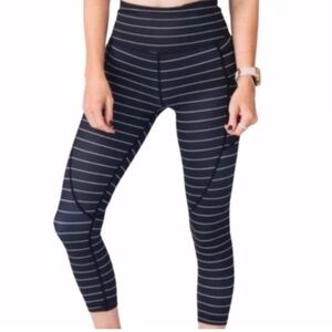 ZYIA Active Black White Stripe Light n Tight Athletic Athleisure Leggings Size 2